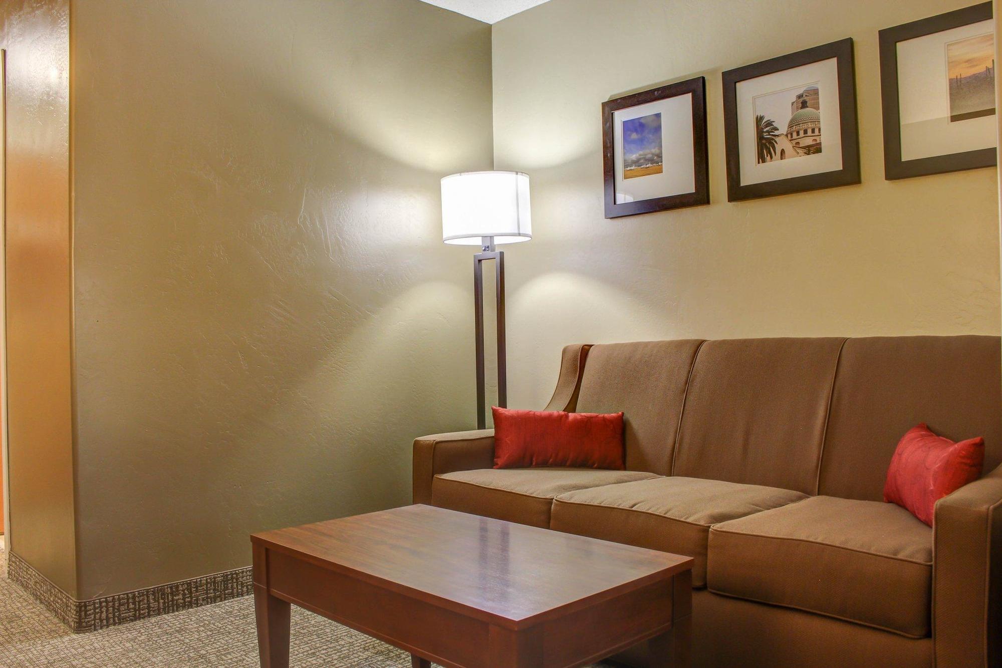 Spark By Hilton Tucson Airport Экстерьер фото